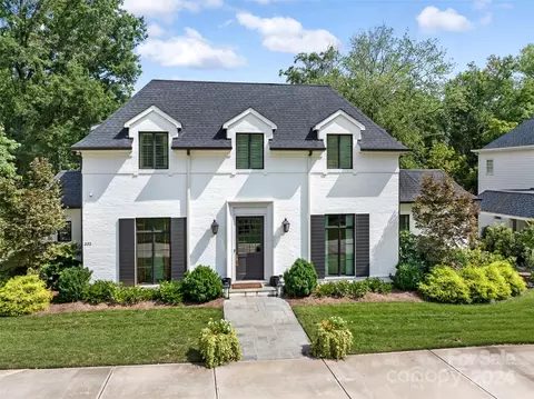 332 Wonderwood Dr, Charlotte, NC 28211