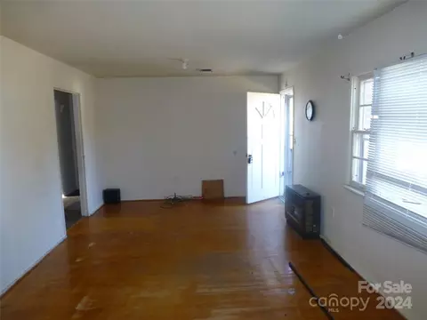 Living - 240 E Old County Rd, Belhaven, NC 27810 photo 2 of 2