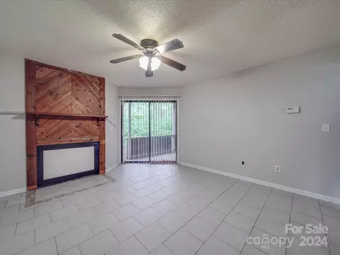 4616 Sharon Chase B Dr #B, Charlotte, NC 28215