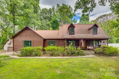 136 Webbed Foot Rd, Mooresville, NC 28117