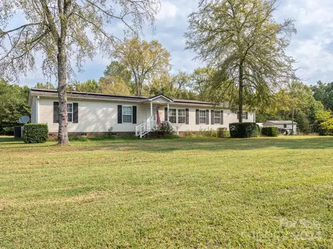 1071 Hawks Nest Rd, York, SC 29745