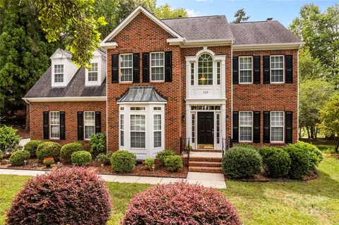 129 Lockerbie Ln, Mooresville, NC 28115