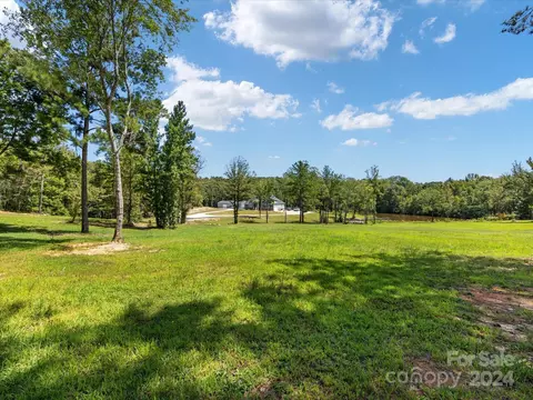 1026 Community Ln, Lancaster, SC 29720 photo 2