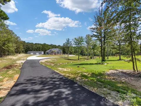 1026 Community Ln, Lancaster, SC 29720 photo 4