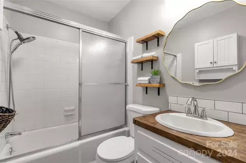 Bath - 2288 Sunshine Rd, Lancaster, SC 29720 photo 1 of 3
