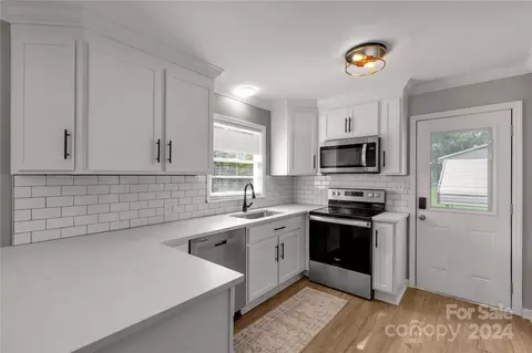 Kitchen - 2288 Sunshine Rd, Lancaster, SC 29720 photo 2 of 2