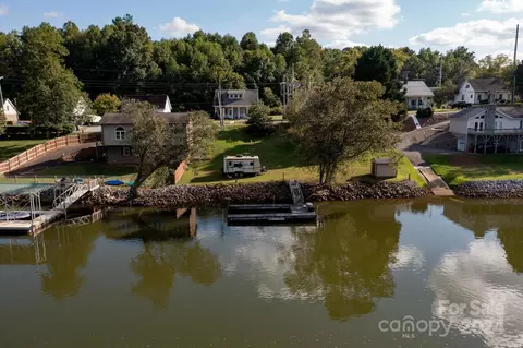 207 Catawba Ave, Hickory, NC 28601 photo 2