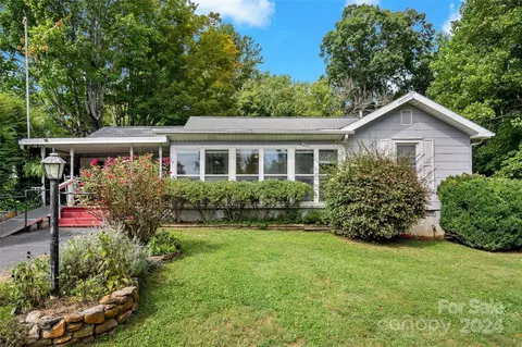 110 Kerlee St, Black Mountain, NC 28711