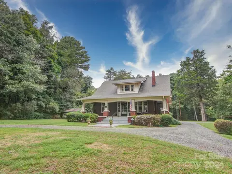 715 Old Mt Holly Rd, Stanley, NC 28164
