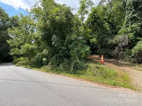 36 Vanderbilt Ter, Asheville, NC 28806