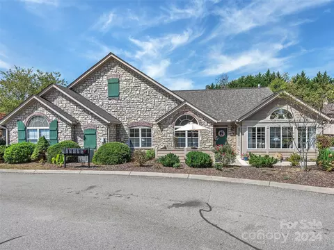 38 Mountain Meadow Cir, Weaverville, NC 28787