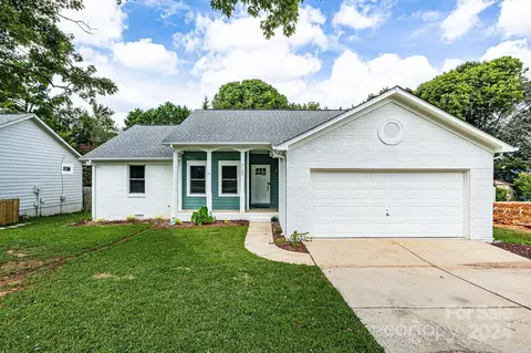 3102 Old House Cir, Matthews, NC 28105