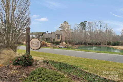 405 Creeping Cedar Ct, Waxhaw, NC 28173
