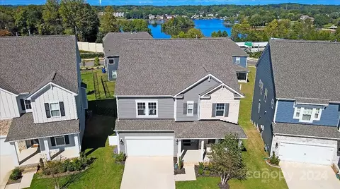 196 Winterberry St, Mooresville, NC 28117