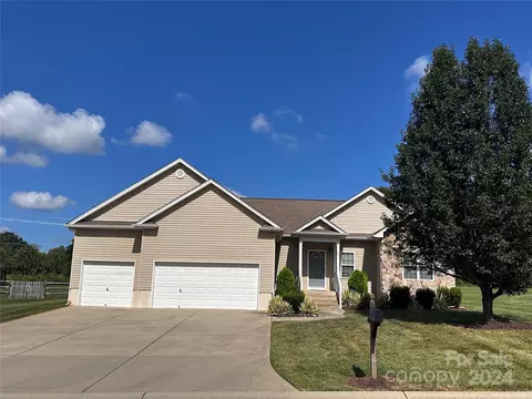157 Wheatfield Dr, Statesville, NC 28677