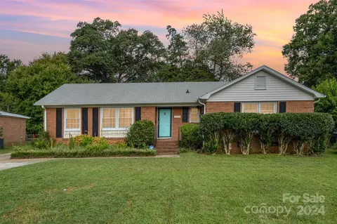 4923 Carriage Drive Cir, Charlotte, NC 28205