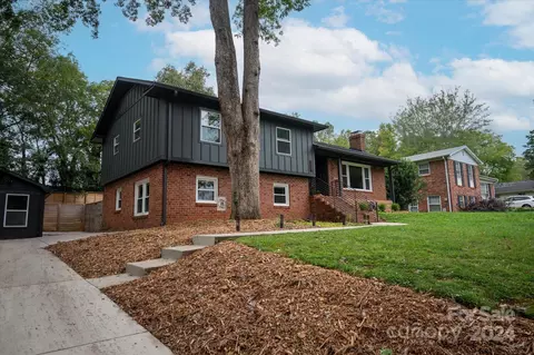 5822 Brookhaven Rd, Charlotte, NC 28210
