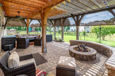 111 Mackinac Dr, Mooresville, NC 28117