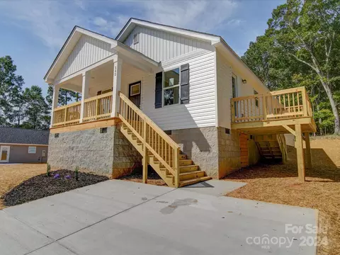 542 Oak Rd, Norwood, NC 28128