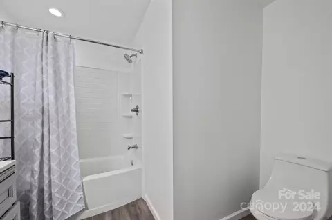 Bath - 28 City Spring Rd, Clyde, NC 28721 photo 6 of 7