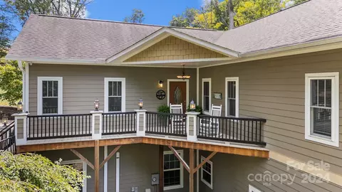 Exterior - 28 City Spring Rd, Clyde, NC 28721 photo 2 of 6