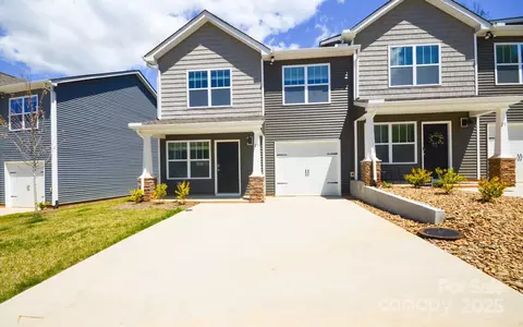 25 Cain Hollow Way, Asheville, NC 28806