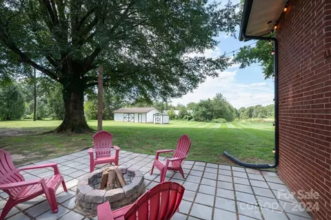 Exterior - 1691 Cat Square Rd, Vale, NC 28168 photo 5 of 9