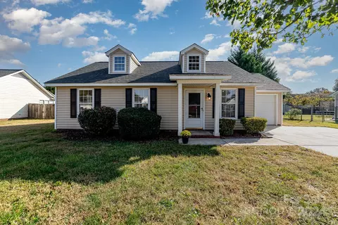 4641 Falcon Chase Dr, Concord, NC 28027