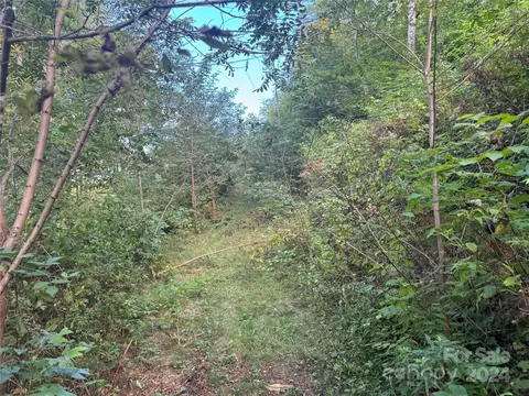 000 Settlers Ln, Waynesville, NC 28785