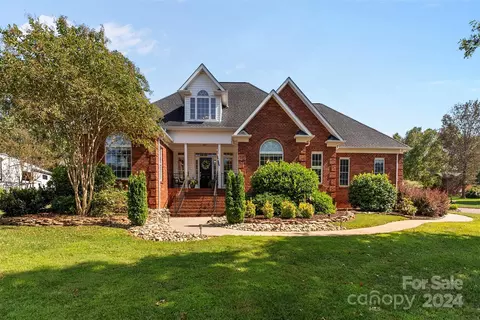 2606 Ashbourne Dr, Gastonia, NC 28056