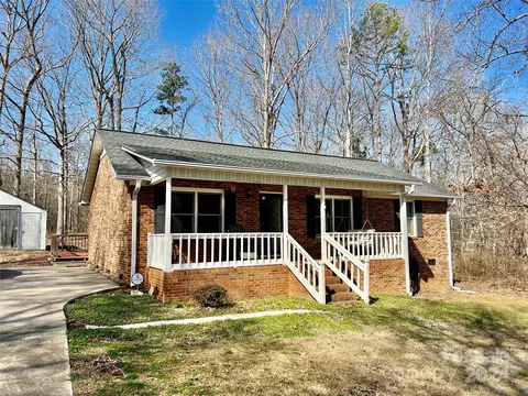 328 Gills Creek Dr, Lancaster, SC 29720
