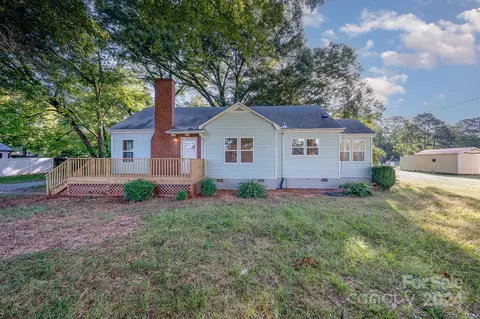1953 Mecklenburg Hwy, Mooresville, NC 28115