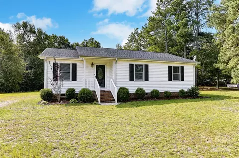 907 W Elizabeth St, Pageland, SC 29728