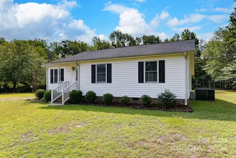 907 W Elizabeth St, Pageland, SC 29728 photo 2