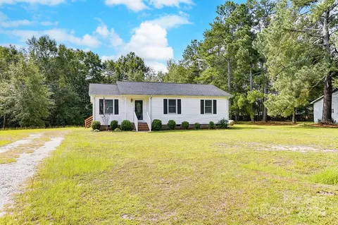907 W Elizabeth St, Pageland, SC 29728 photo 3
