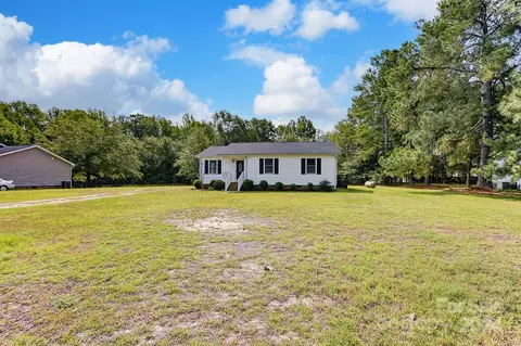 907 W Elizabeth St, Pageland, SC 29728 photo 4