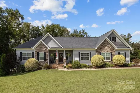 9301 Poinchester Dr, Mint Hill, NC 28227