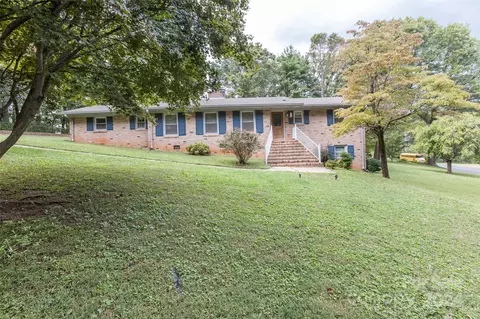 102 Nottingham Ct, Bessemer City, NC 28016
