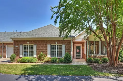 8425 Olde Troon Dr, Charlotte, NC 28277