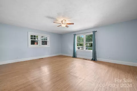 Living - 111 E Catawba St, Morganton, NC 28655 photo 2 of 2