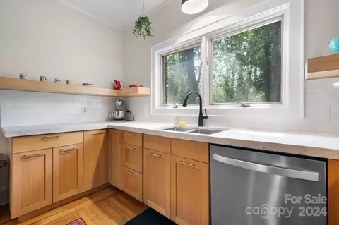 Kitchen - 111 E Catawba St, Morganton, NC 28655 photo 4 of 5