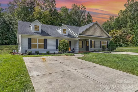 571 Weavers Xing, Fort Mill, SC 29715