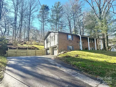 214 Hyder View Dr, Hendersonville, NC 28791