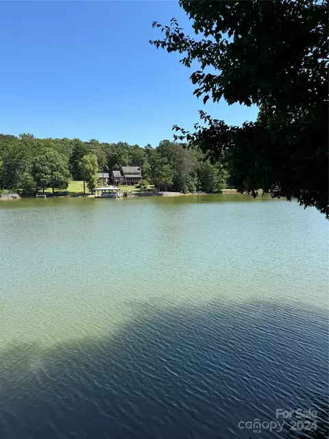 3630 Dockside Ln, Sherrills Ford, NC 28673