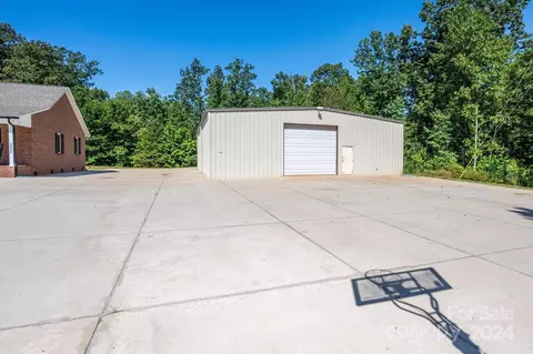 4215 Goodson Rd, Maiden, NC 28650 photo 2