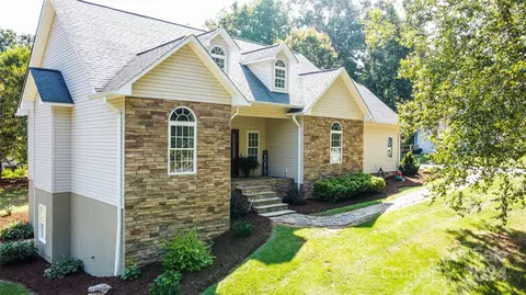 104 Horse Shoe Ln, Morganton, NC 28655