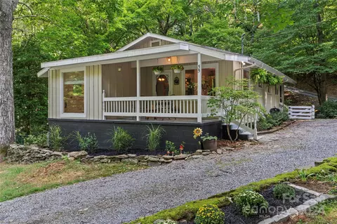 55 Belle Flower Cir, Maggie Valley, NC 28751