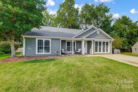 130 Tara Lynn Ct, Mooresville, NC 28115