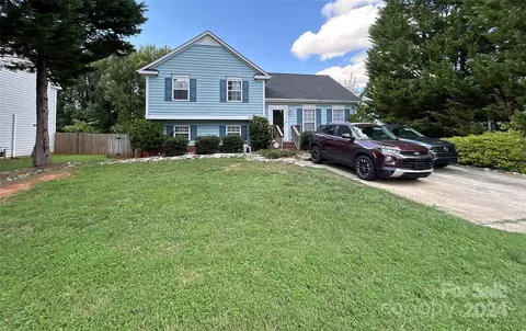 2928 Hosta Dr, Charlotte, NC 28269
