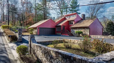 217 Sherwood Pl, Morganton, NC 28655